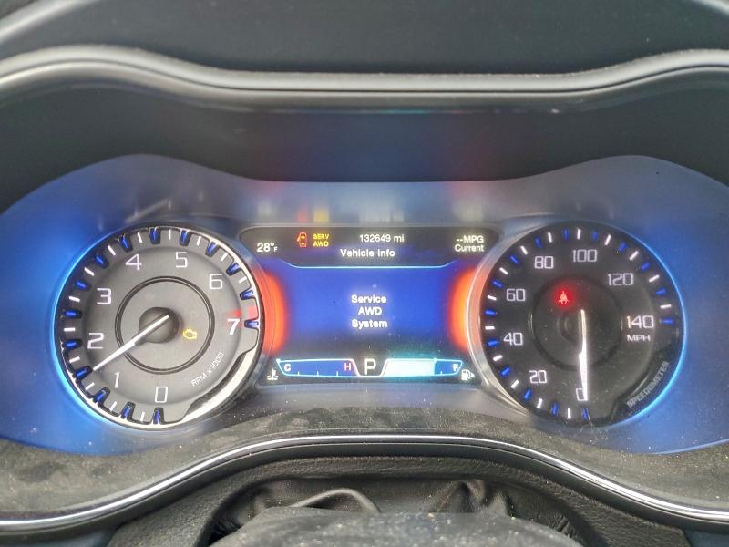 Фото 9 - CHRYSLER 200