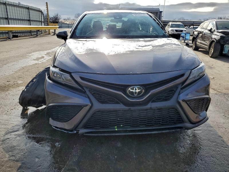 Фото 5 - TOYOTA CAMRY