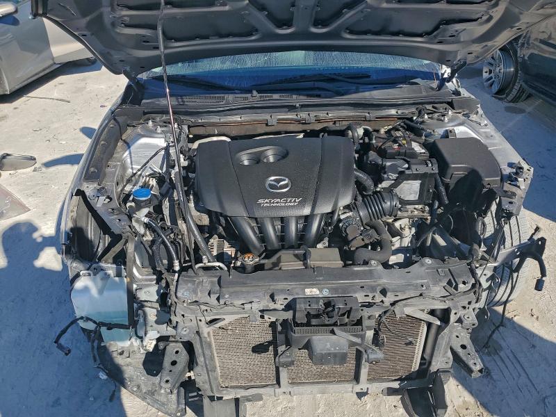 Фото 11 - MAZDA 3