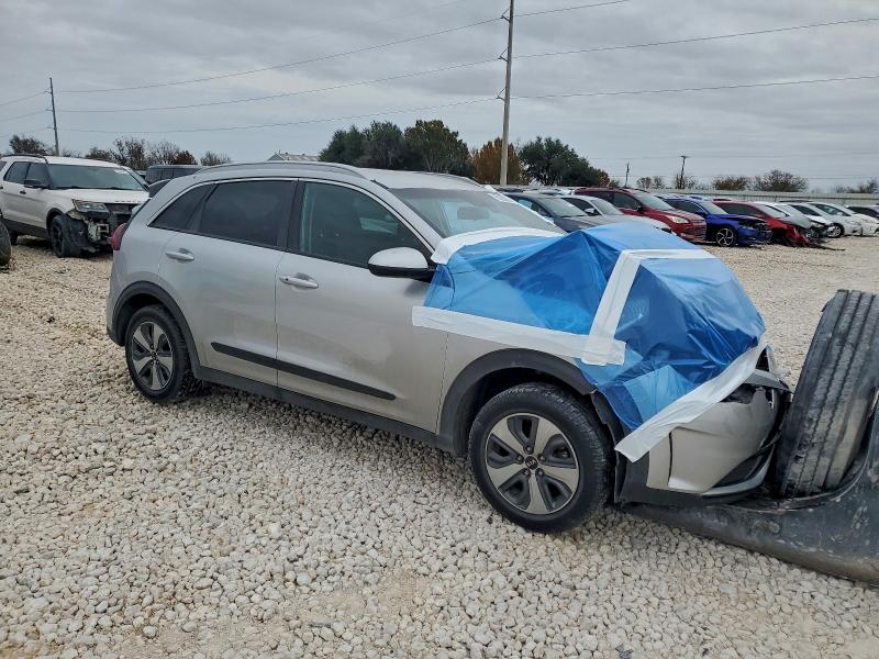 Фото 4 - KIA NIRO