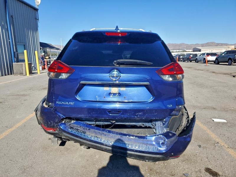 Фото 6 - NISSAN ROGUE