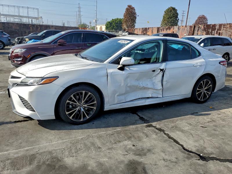 Фото 1 - TOYOTA CAMRY