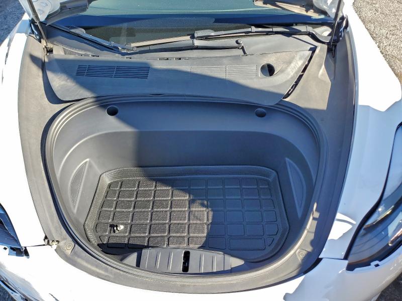 Фото 11 - TESLA MODEL 3