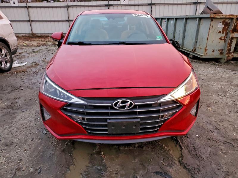 Фото 5 - HYUNDAI ELANTRA