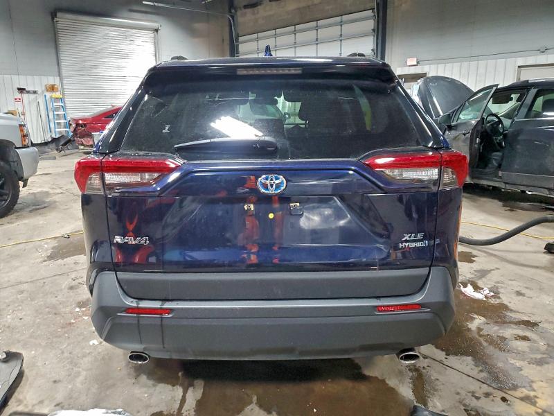 Фото 6 - TOYOTA RAV4