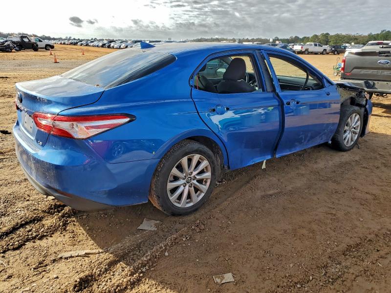 Фото 3 - TOYOTA CAMRY