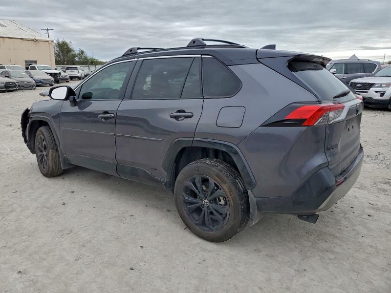 Фото 2 - TOYOTA RAV4