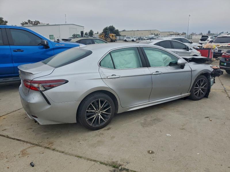 Фото 3 - TOYOTA CAMRY