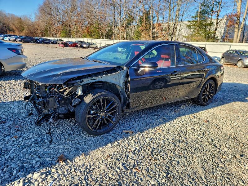 Фото 1 - TOYOTA CAMRY
