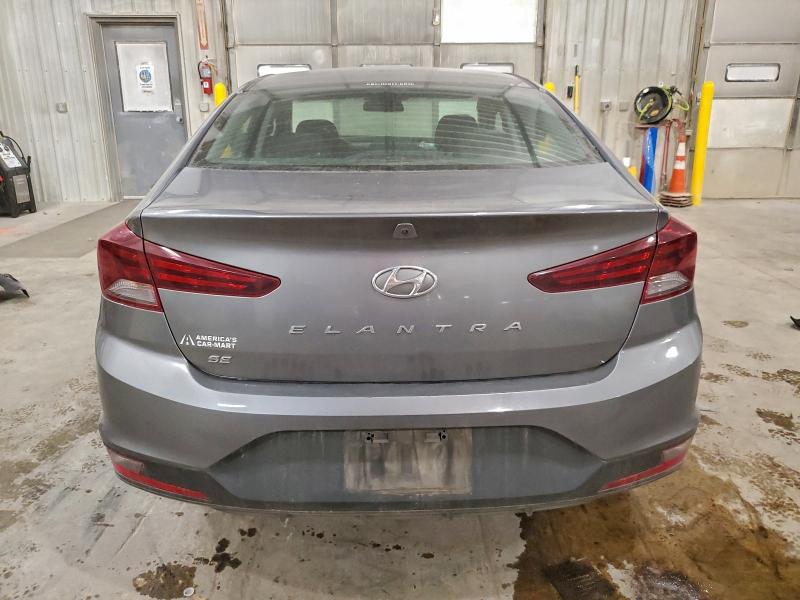 Фото 6 - HYUNDAI ELANTRA