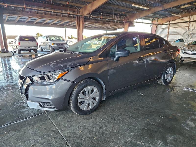 Фото 1 - NISSAN VERSA