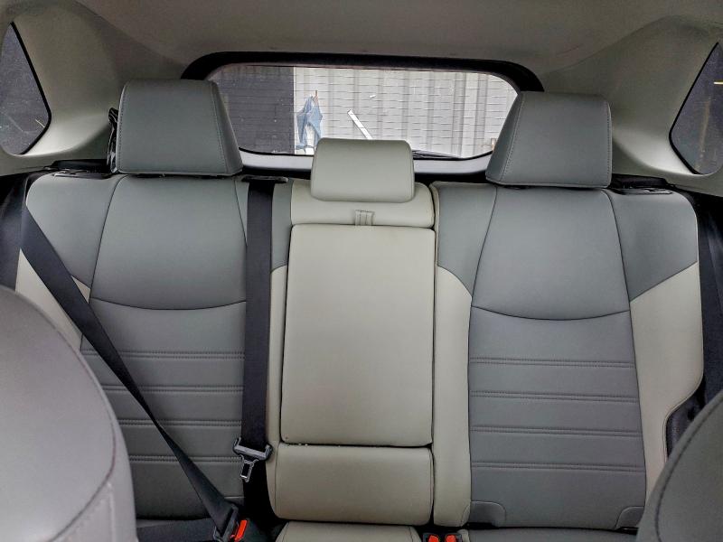 Фото 10 - TOYOTA RAV4