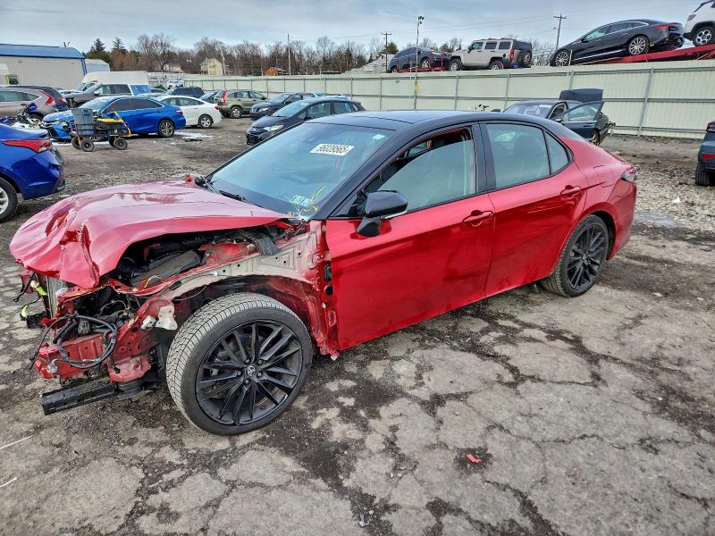 Фото 1 - TOYOTA CAMRY
