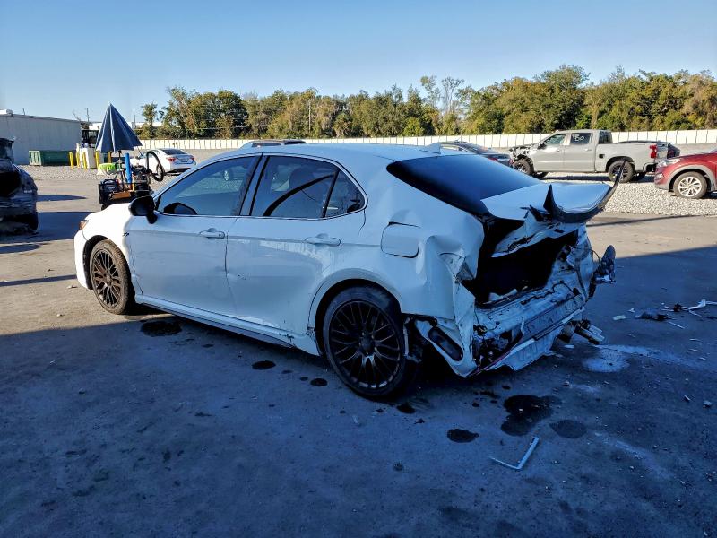 Фото 2 - TOYOTA CAMRY