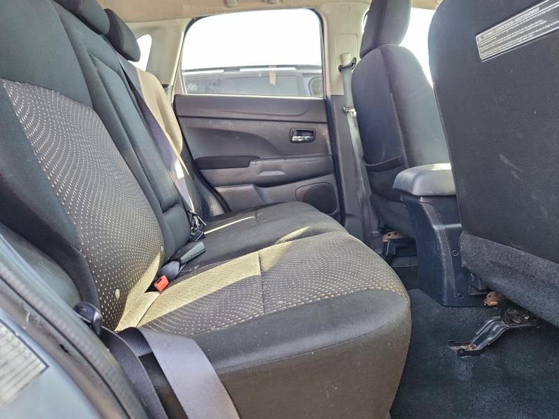 Фото 11 - MITSUBISHI OUTLANDER