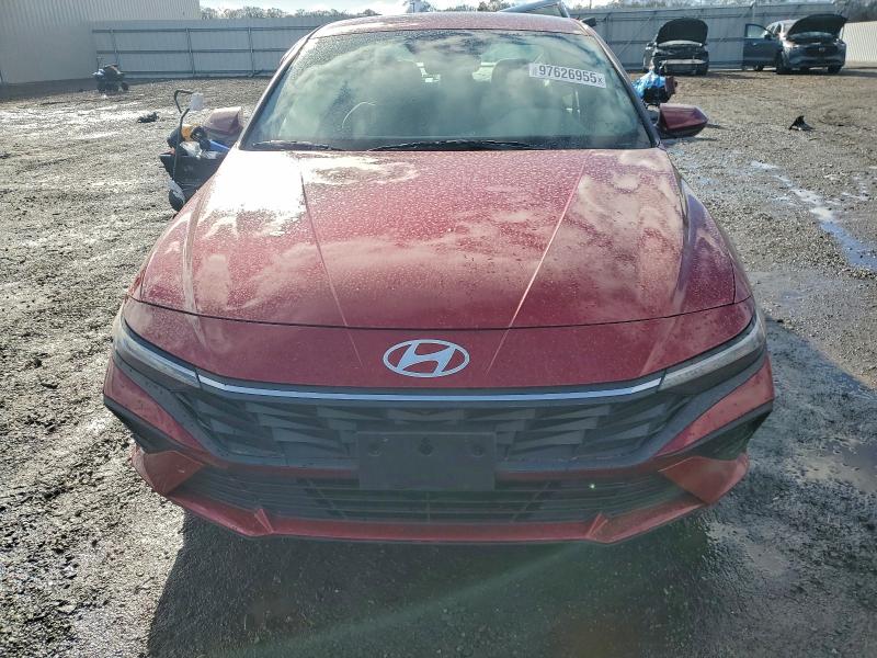 Фото 5 - HYUNDAI ELANTRA