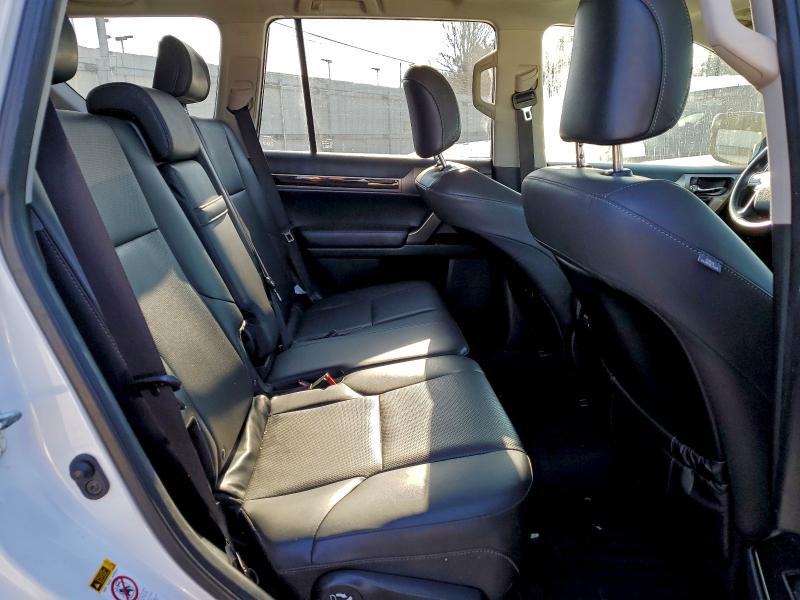 Фото 11 - LEXUS GX