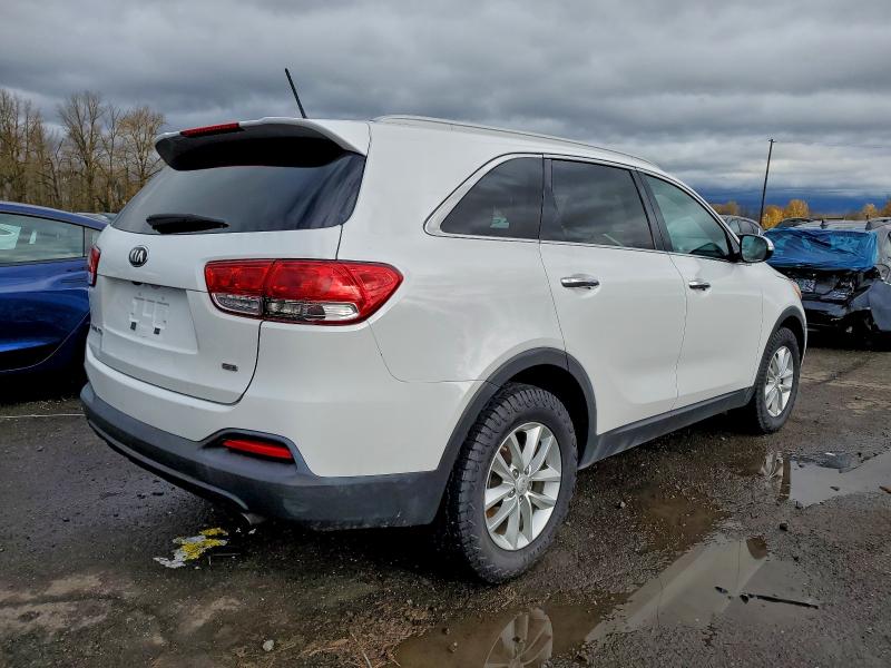 Фото 3 - KIA SORENTO