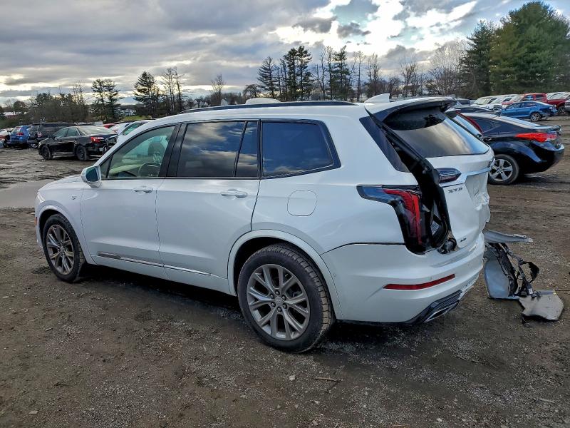 Фото 2 - CADILLAC XT6