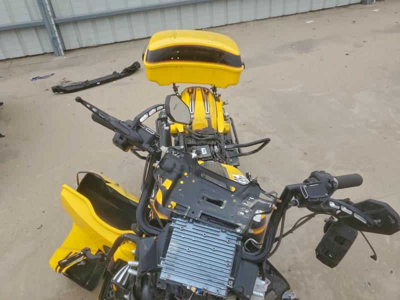 HARLEY-DAVIDSON FL 2015