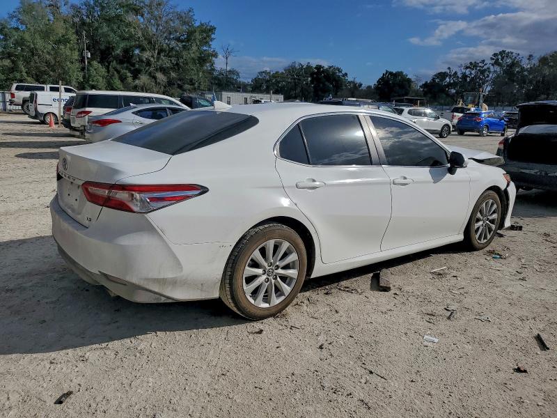 Фото 3 - TOYOTA CAMRY