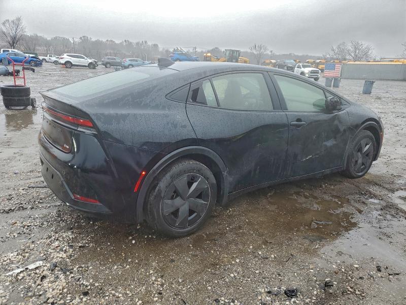 Фото 3 - TOYOTA PRIUS