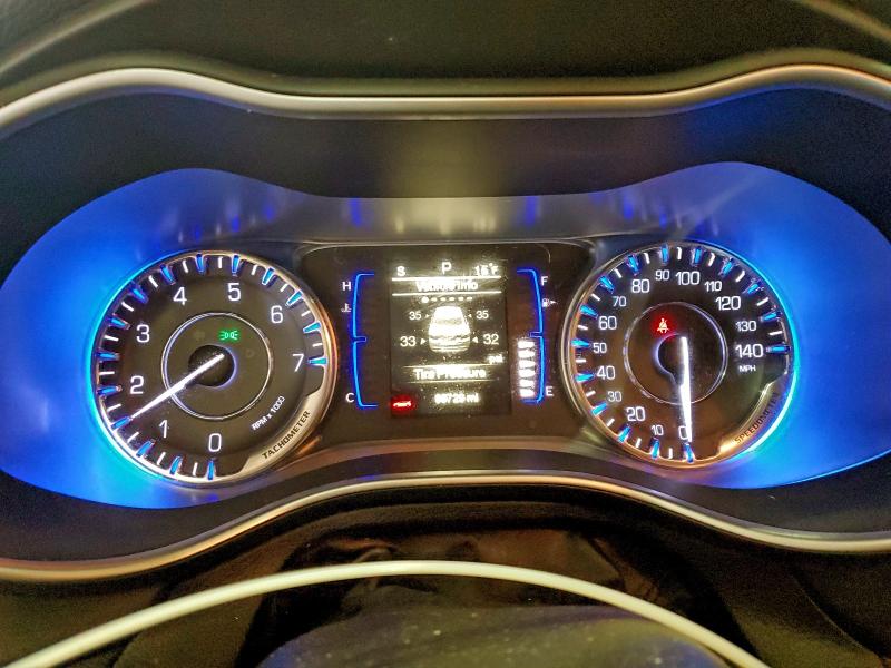 Фото 9 - CHRYSLER 200