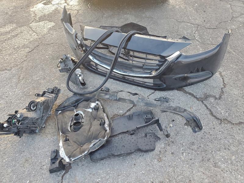 Фото 12 - MAZDA 3