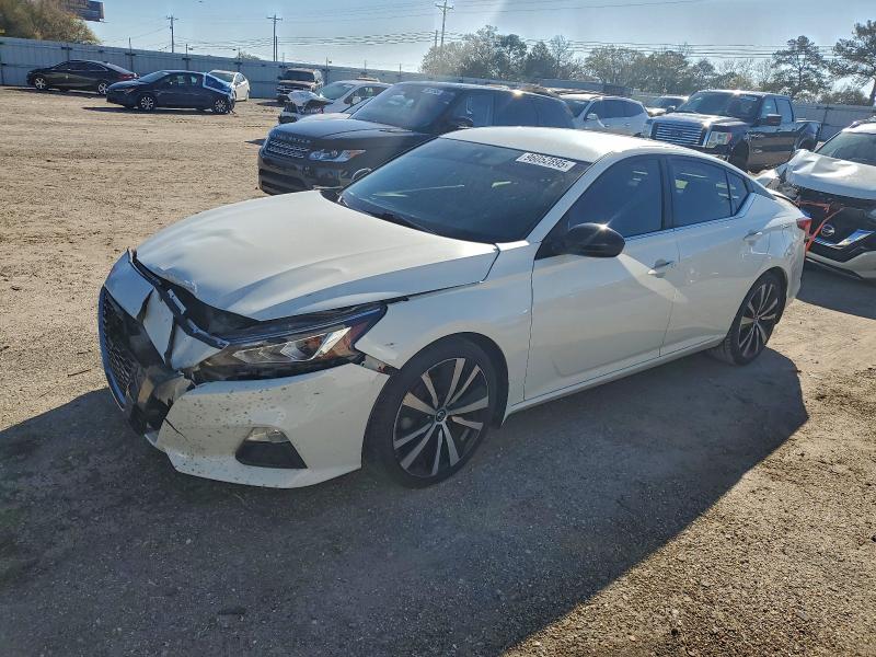 Фото 1 - NISSAN ALTIMA