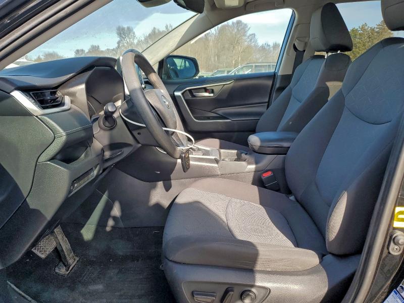 Фото 7 - TOYOTA RAV4