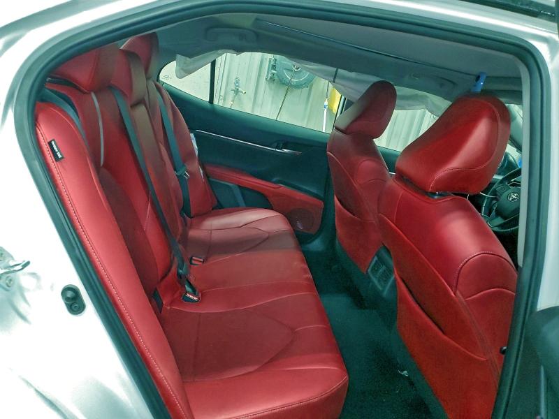 Фото 10 - TOYOTA CAMRY