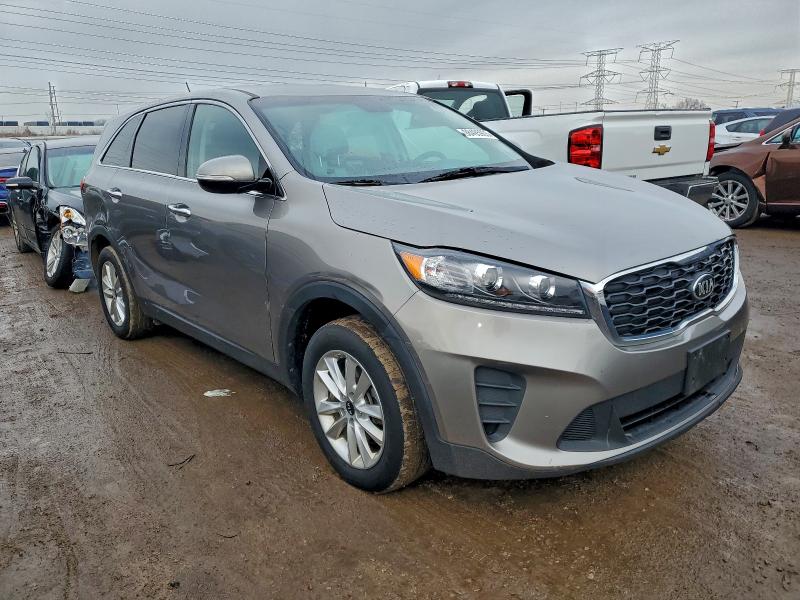 Фото 4 - KIA SORENTO