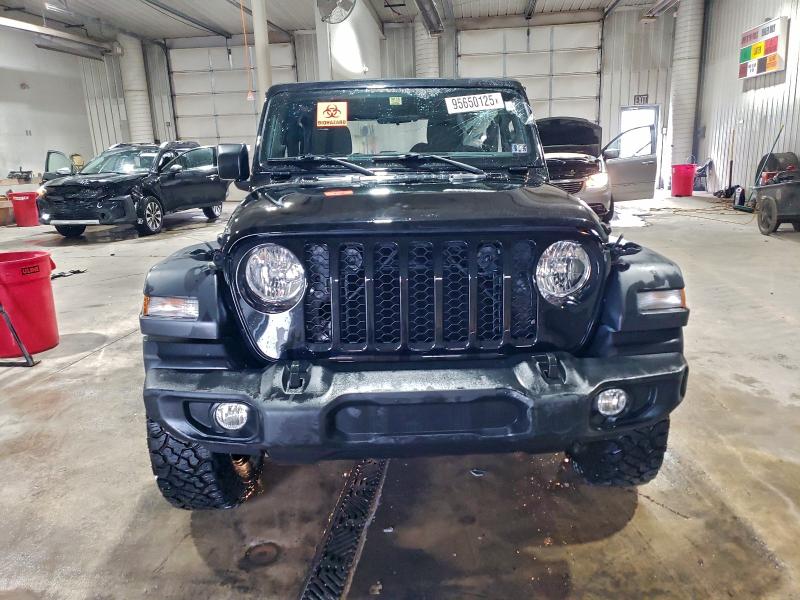 Фото 5 - JEEP WRANGLER