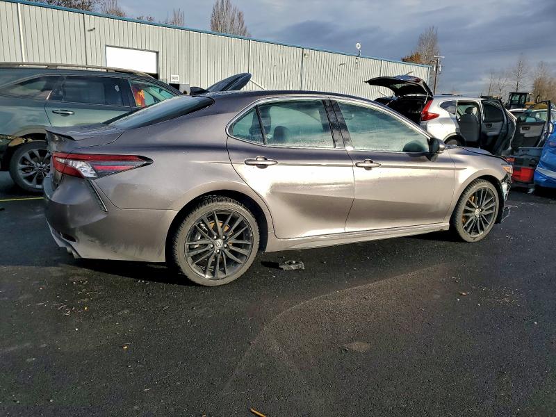 Фото 3 - TOYOTA CAMRY