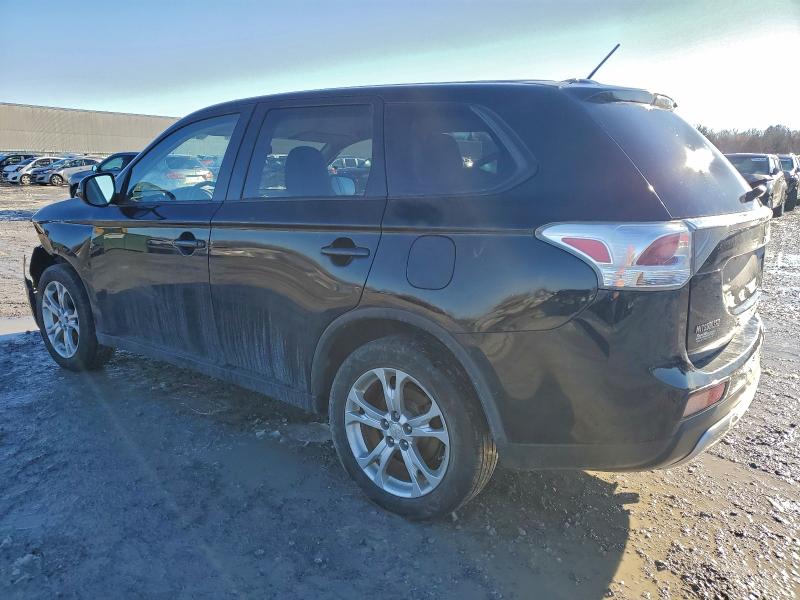 Фото 2 - MITSUBISHI OUTLANDER