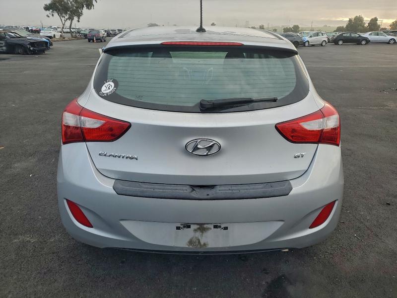 Фото 6 - HYUNDAI ELANTRA