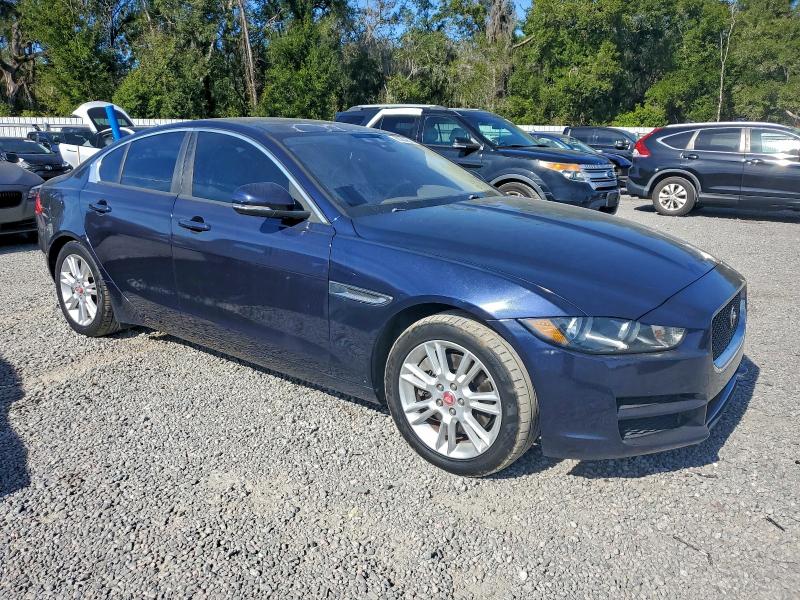 Фото 4 - JAGUAR XE