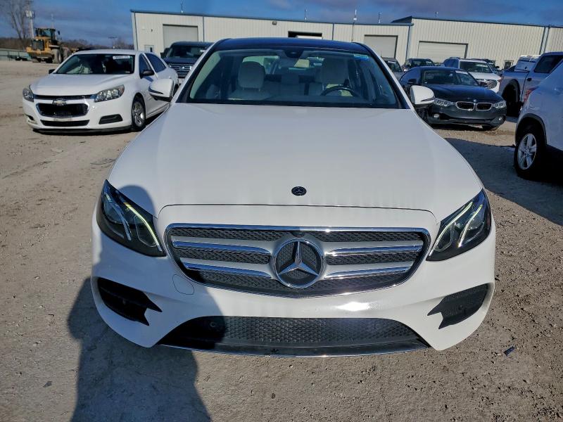 Фото 5 - MERCEDES-BENZ E-CLASS