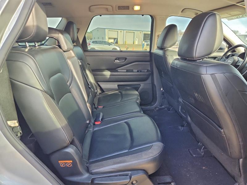 Фото 10 - NISSAN PATHFINDER