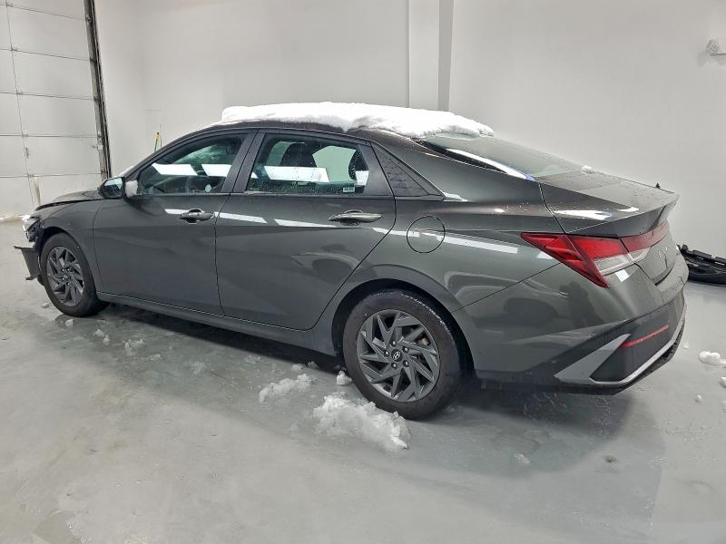 Фото 2 - HYUNDAI ELANTRA