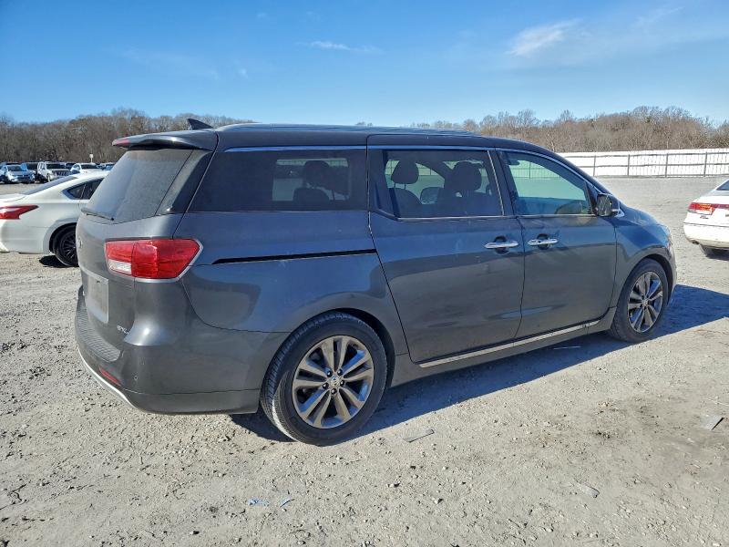 Фото 3 - KIA SEDONA