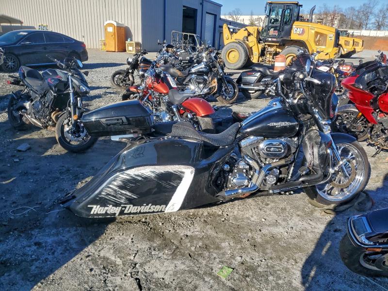 HARLEY-DAVIDSON FL 2013