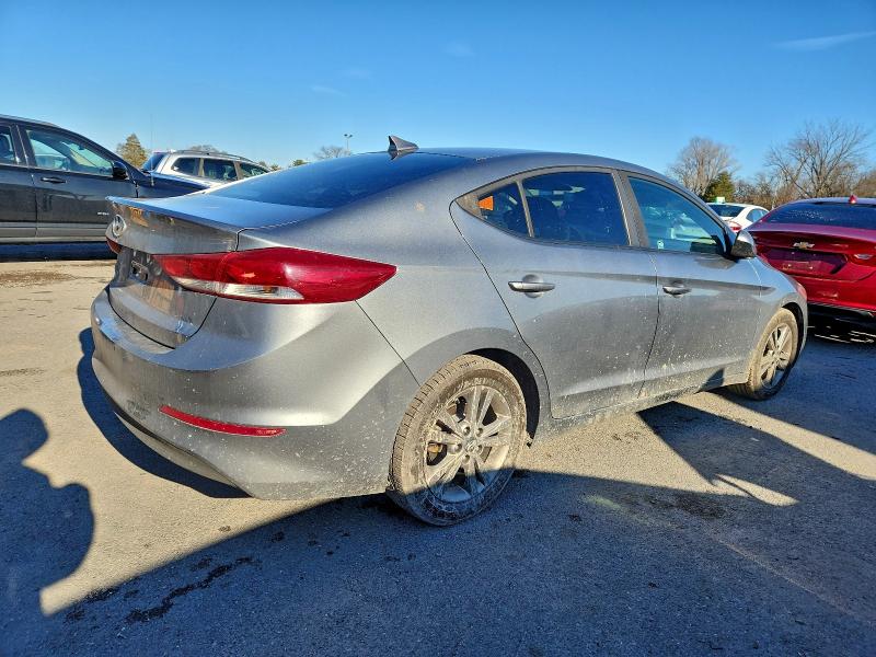 Фото 3 - HYUNDAI ELANTRA