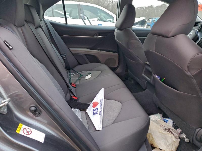 Фото 10 - TOYOTA CAMRY