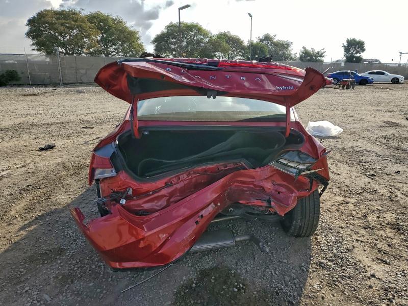 Фото 6 - HYUNDAI ELANTRA