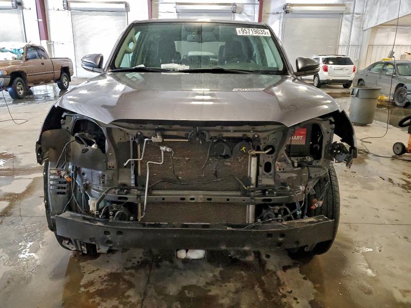 Фото 5 - TOYOTA 4RUNNER