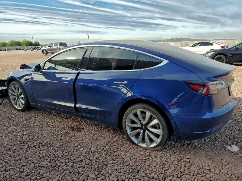 Фото 2 - TESLA MODEL 3