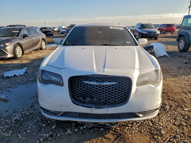 Фото 5 - CHRYSLER 300