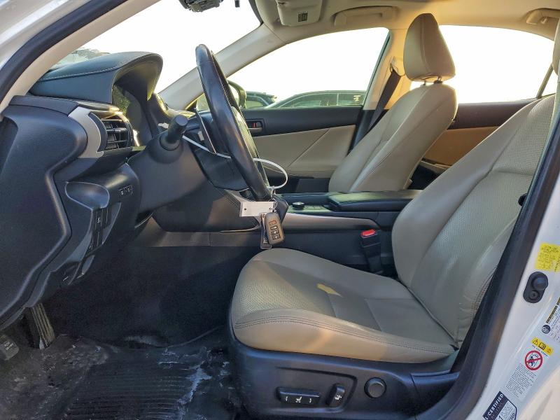 Фото 7 - LEXUS IS