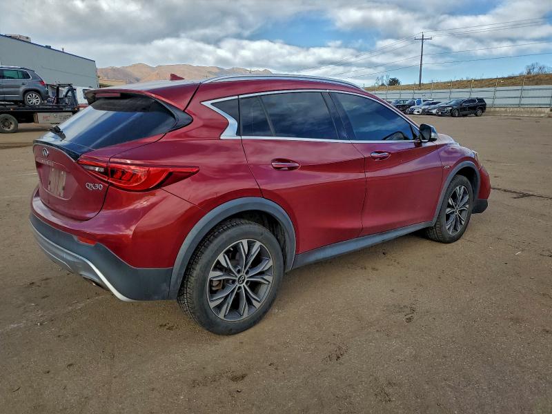Фото 3 - INFINITI QX30